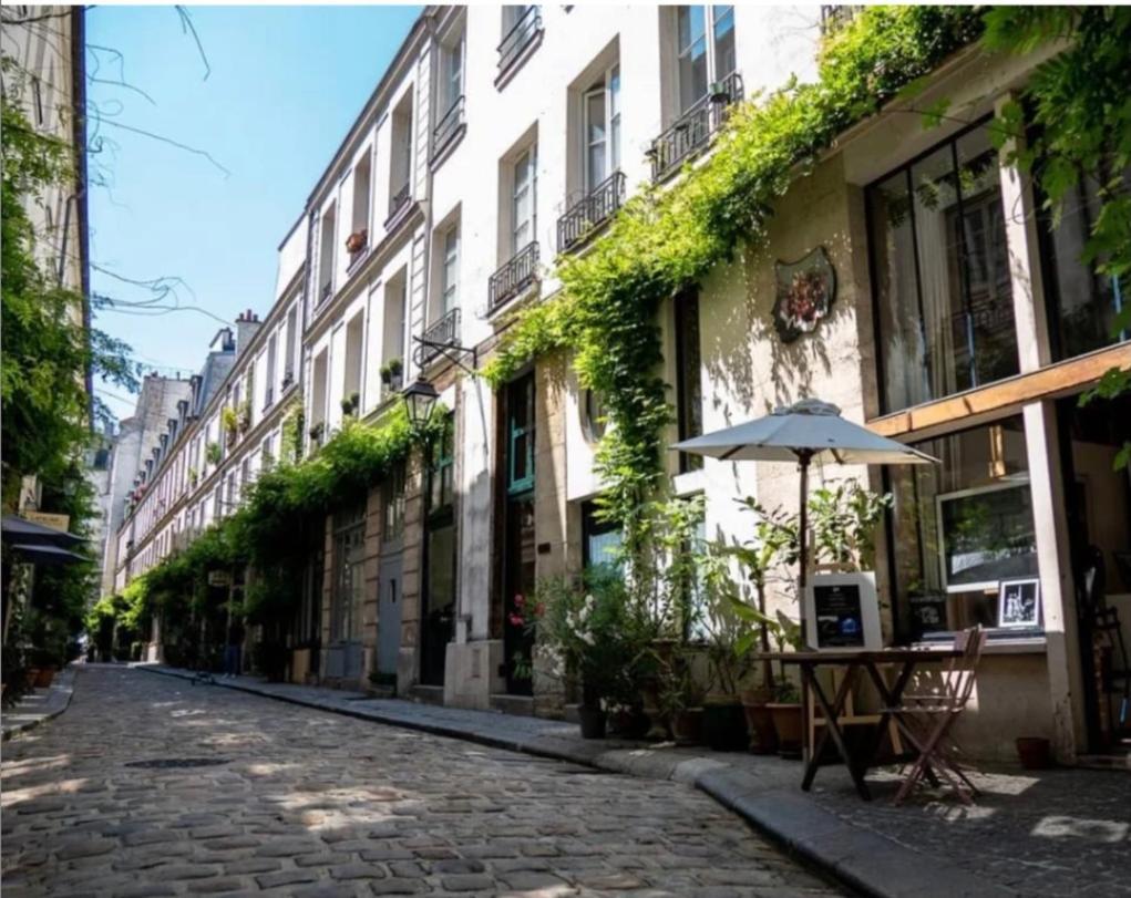 Paris-Bastille Buitenkant foto