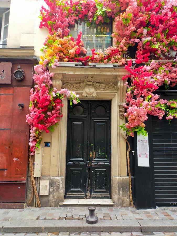 Paris-Bastille Buitenkant foto